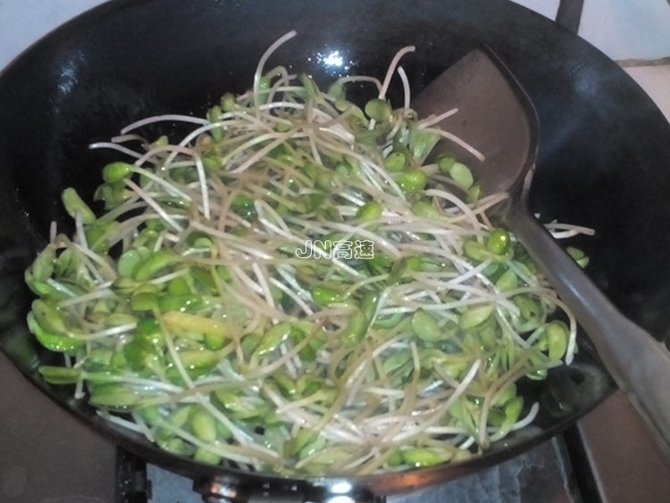 干煸青豆芽步骤4