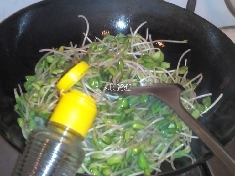 干煸青豆芽步骤6