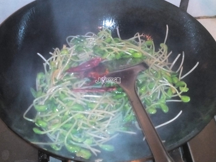 干煸青豆芽步骤7