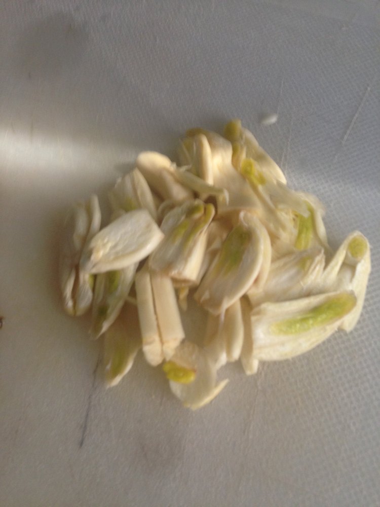 双菇炒青菜步骤1