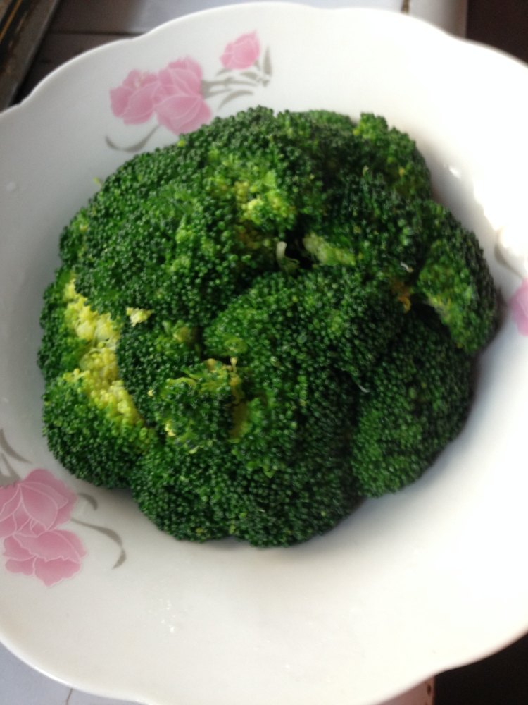 浇汁香菇西兰花步骤6