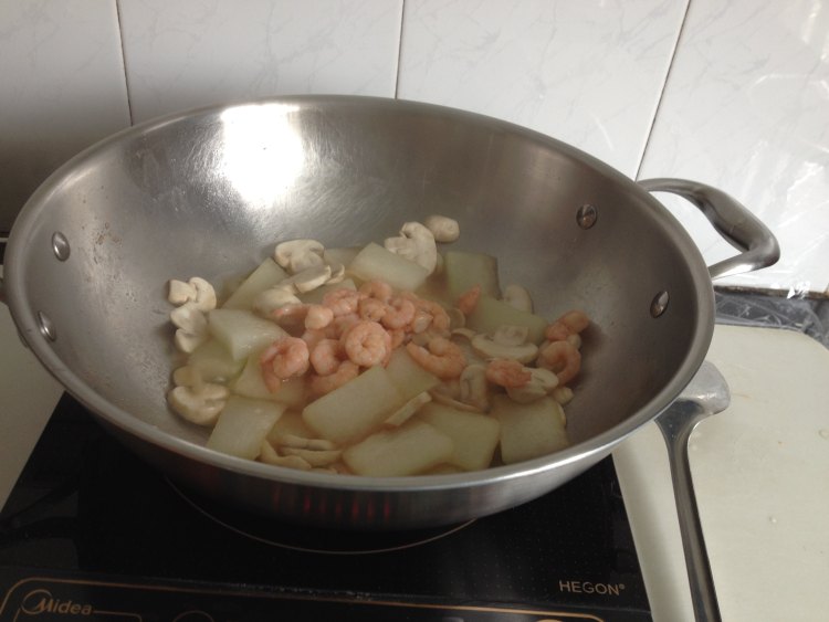 虾仁冬瓜炒口蘑步骤8