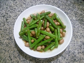 鲜花生炒梅豆步骤13