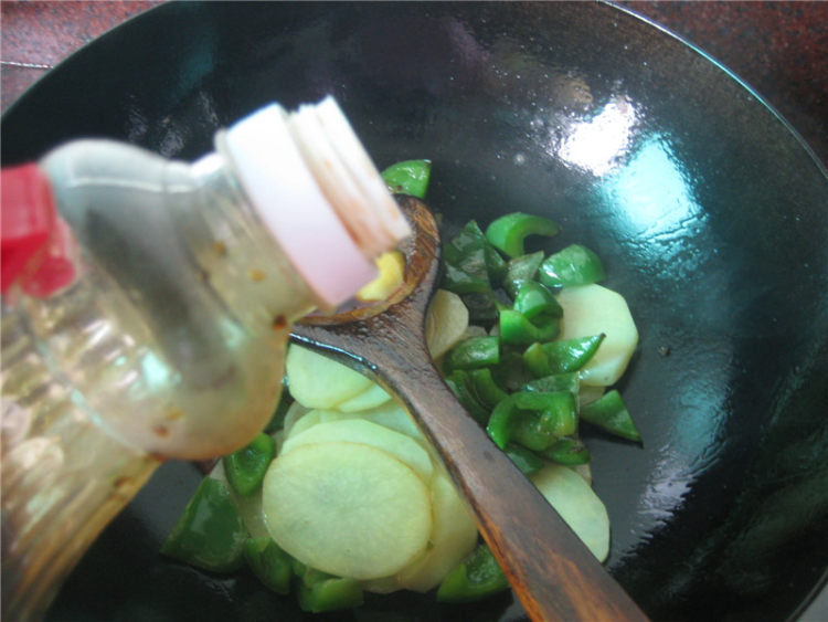 青椒土豆片步骤9