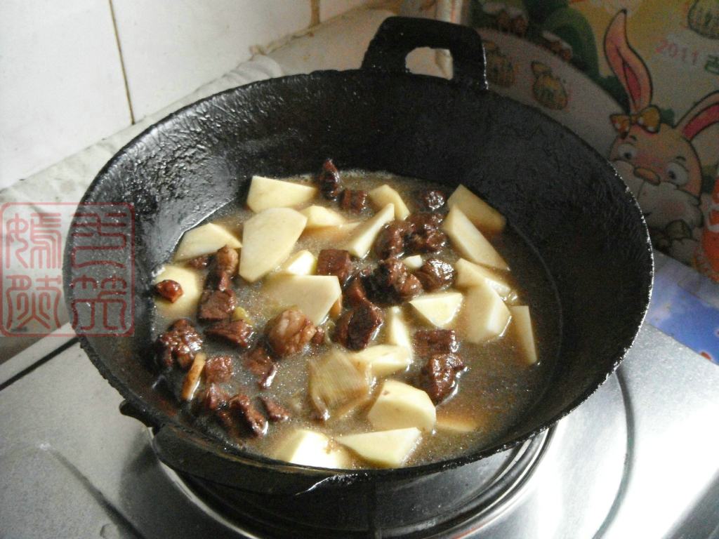 红酒牛肉炖土豆步骤15