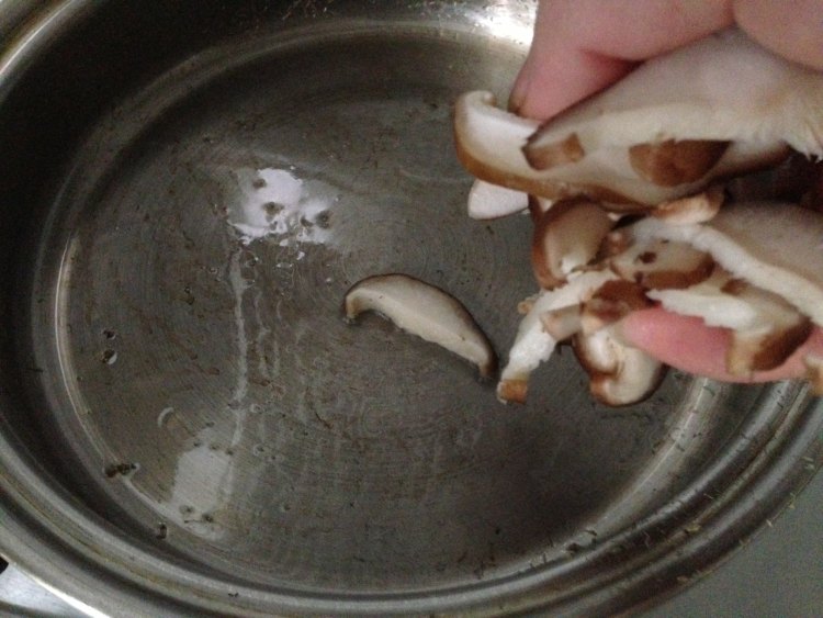 蚝油香菇青菜步骤2