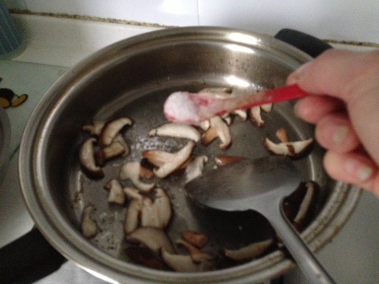 蚝油香菇青菜步骤5