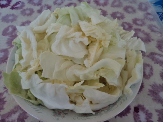 里脊肉炒圆白菜步骤3