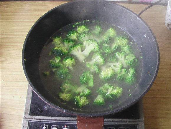 西兰花彩蔬丁步骤4