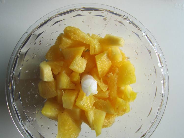 蜜盐菠萝饮步骤3