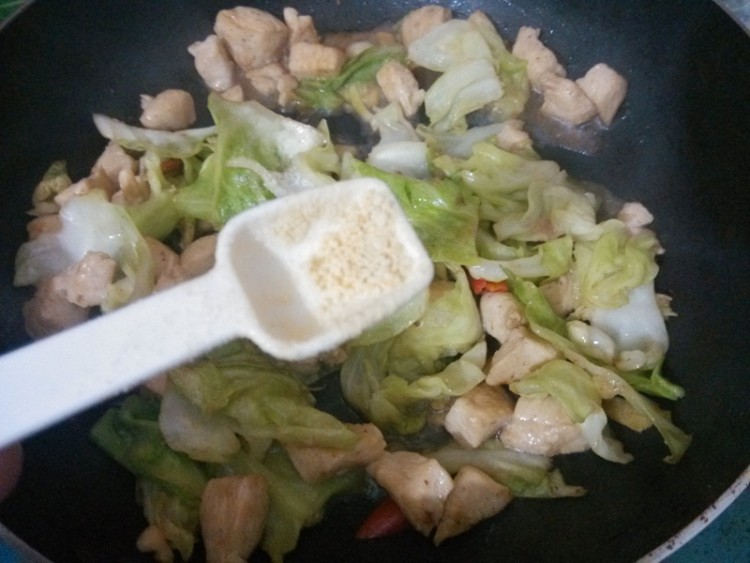 圆白菜鸡丁步骤12