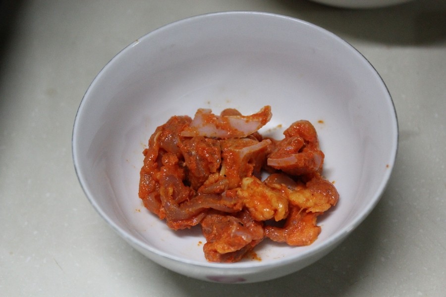 鸡丁圆白菜步骤3