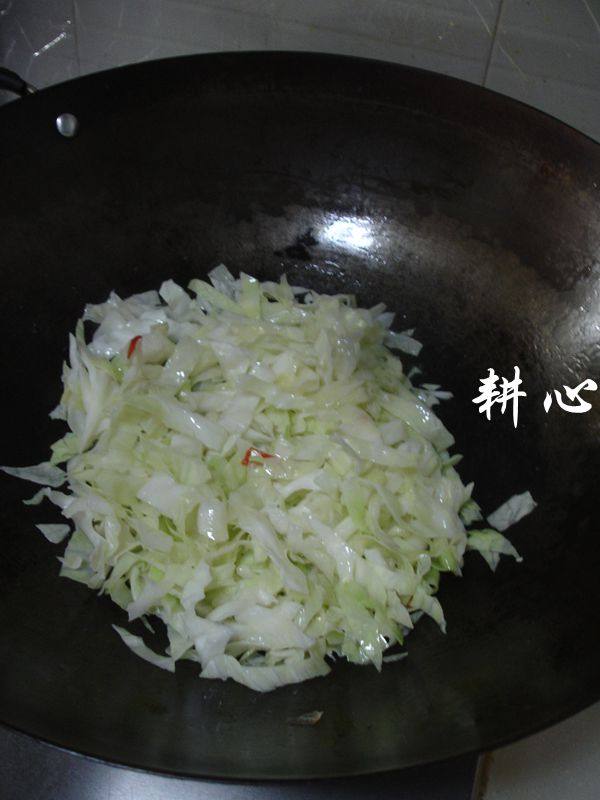 木耳鸡蛋炒圆白菜步骤12