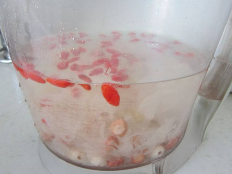 枸杞葡萄干豆浆步骤7
