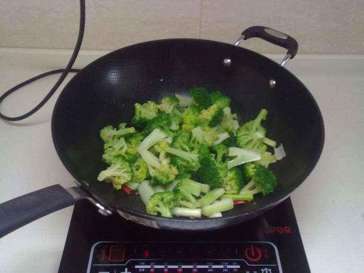 西兰花煎豆腐步骤10