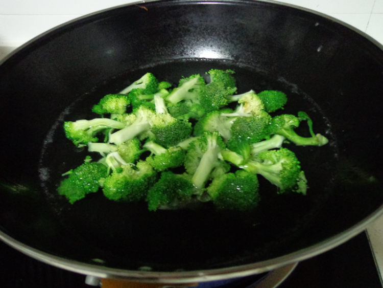 西兰花日本豆腐步骤3