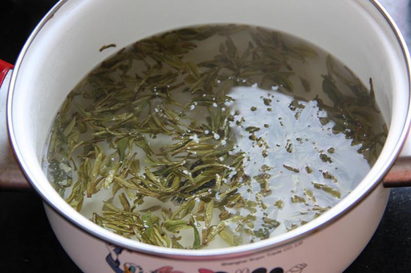 西柚龙井蜜茶步骤3