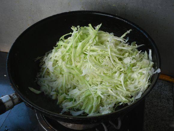 酸辣圆白菜步骤5