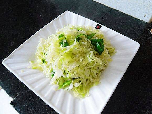 酸辣圆白菜步骤11