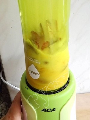 草莓酸奶冰沙步骤4