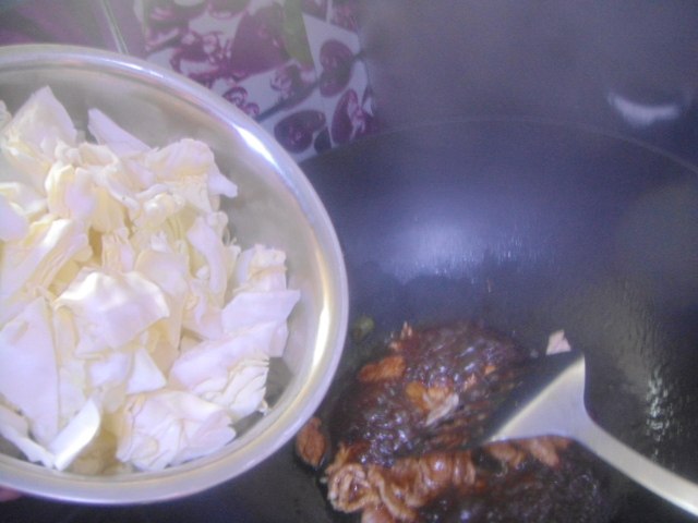 肉片圆白菜步骤5