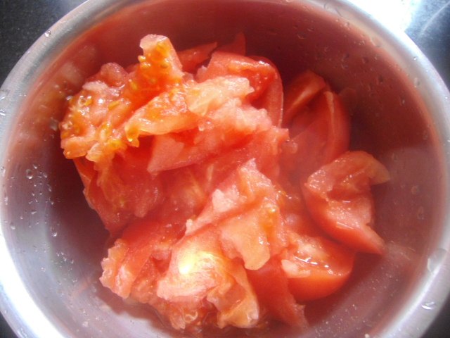 西红柿圆白菜步骤1
