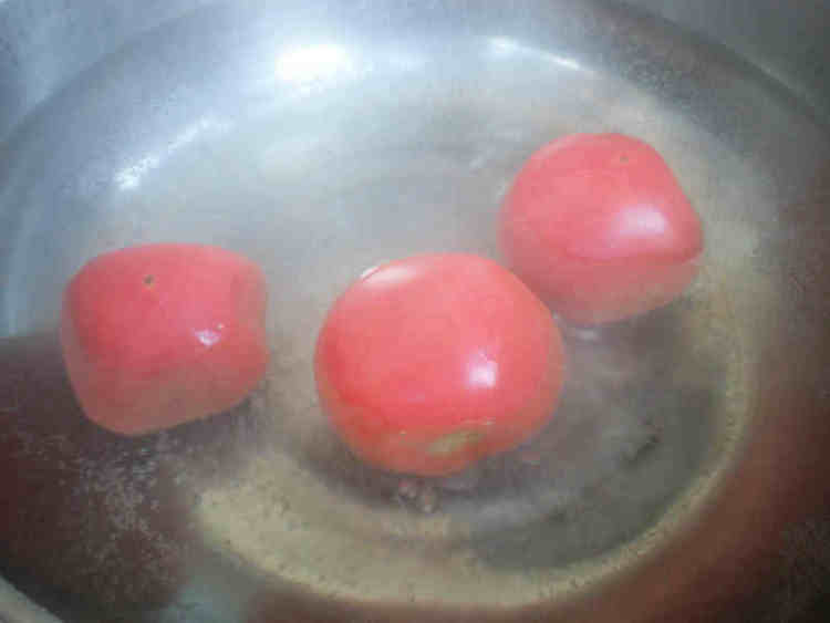 番茄菜花炒肉片步骤4