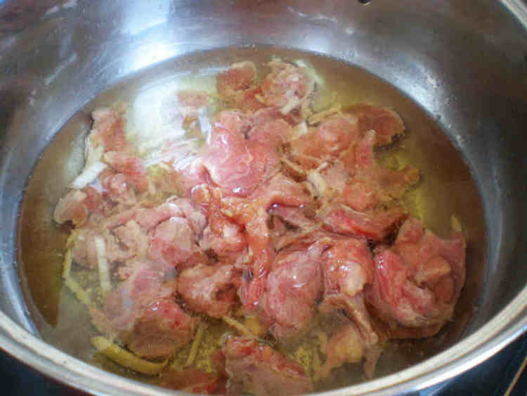 番茄菜花炒肉片步骤8