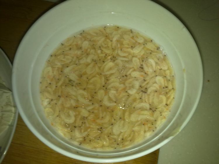 虾米皮炒圆白菜步骤1