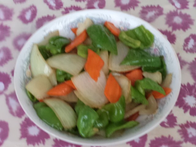 洋葱炒青椒步骤6