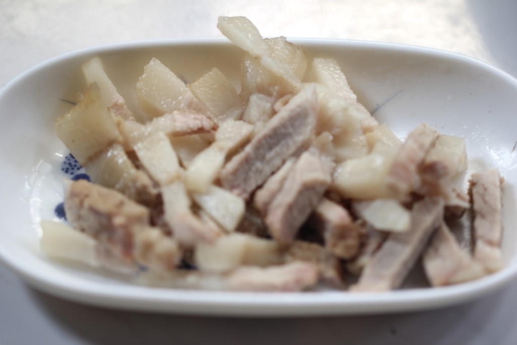 洋葱黑木耳炒肉步骤3