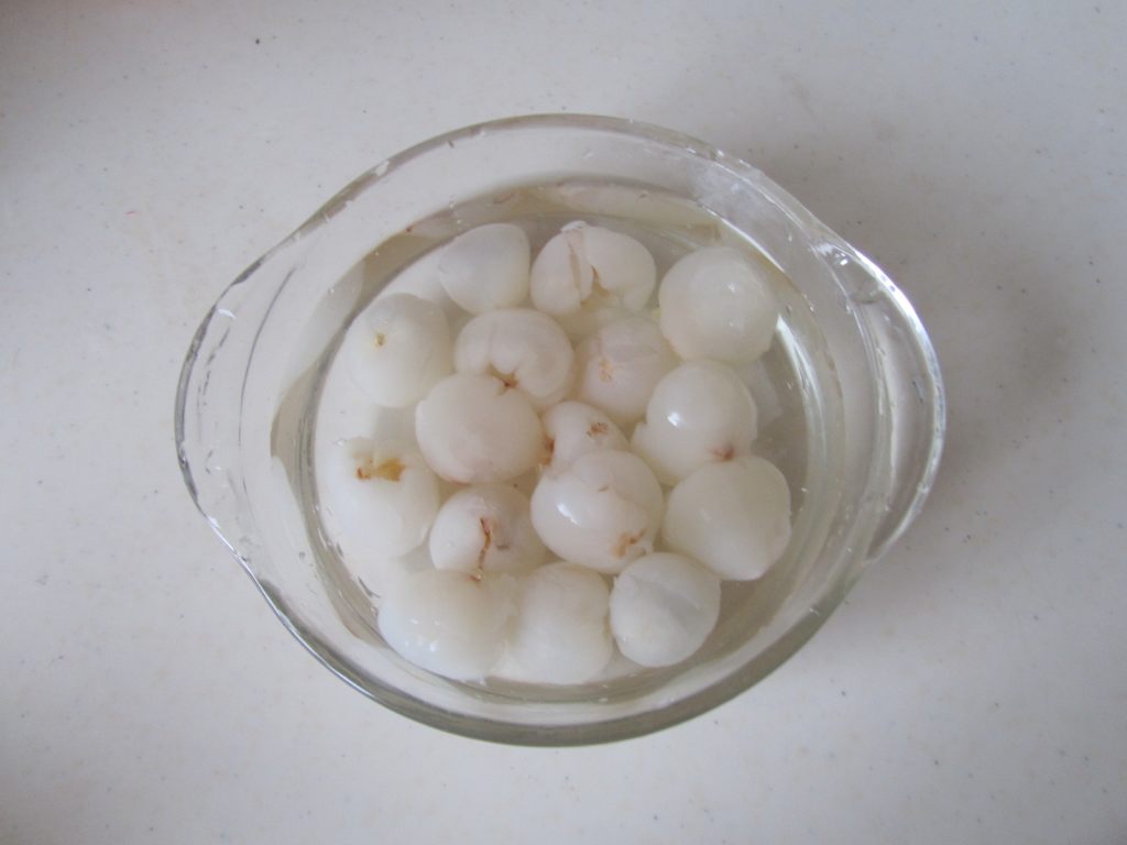 荔枝虾仁步骤1