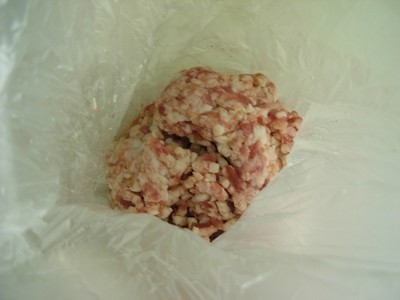 肉末炝炒圆白菜步骤1