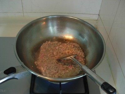肉末炝炒圆白菜步骤3