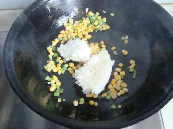 玉米炒饭步骤5
