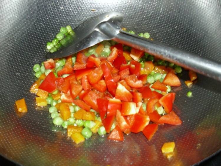三色素炒豌豆步骤6