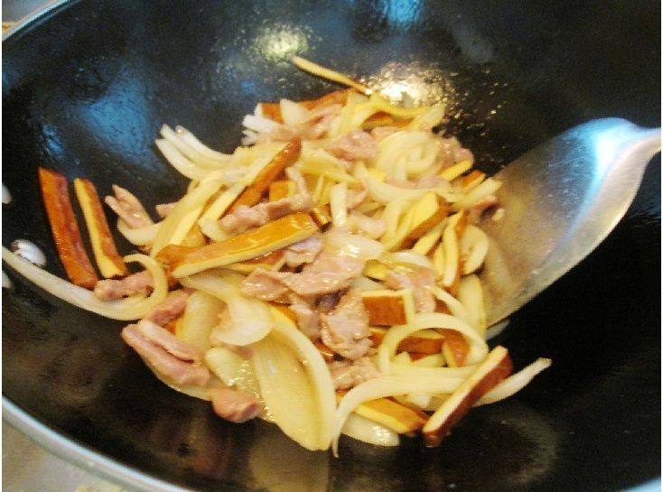 肉片炒洋葱豆干步骤10