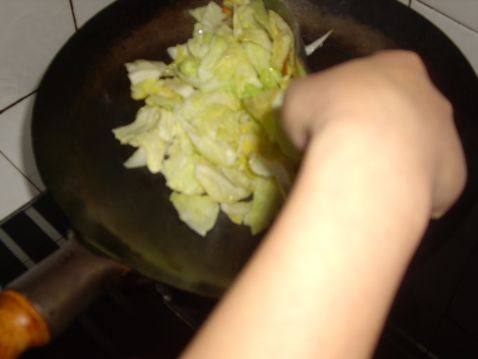 素炒圆白菜步骤5