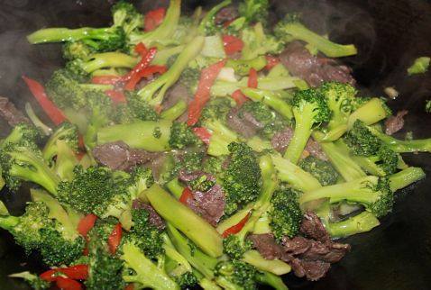 牛肉炒西兰花步骤6