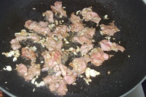 蒜蓉肉片炒西兰花步骤4