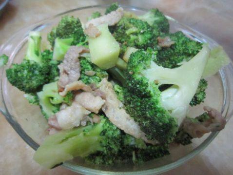 西兰花炒肉片步骤7