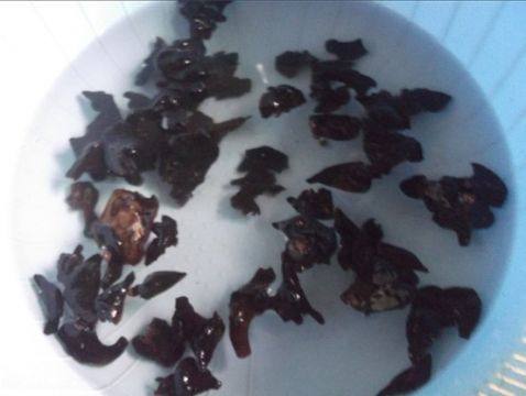 黑木耳苹果排骨汤步骤2