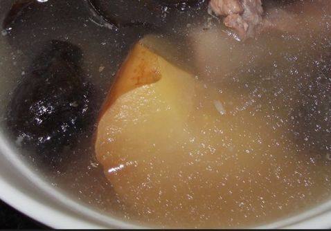 黑木耳苹果排骨汤步骤7