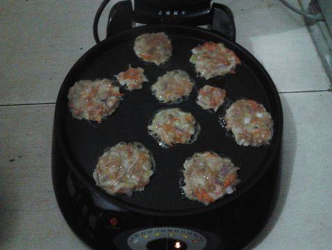 洋葱鸡蛋肉饼步骤6