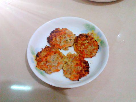 洋葱鸡蛋肉饼步骤8