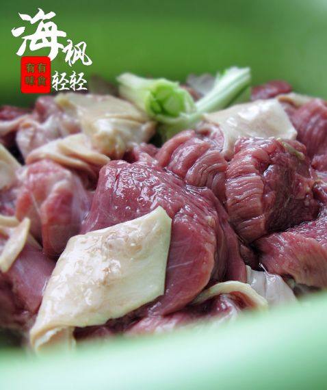牛腩番茄煲豆腐步骤2