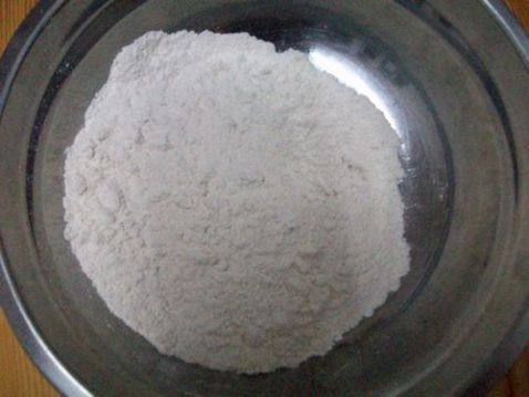 芹味搓面拌汤步骤1
