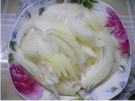 洋葱爆鸡胗步骤2