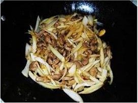 洋葱爆鸡胗步骤5