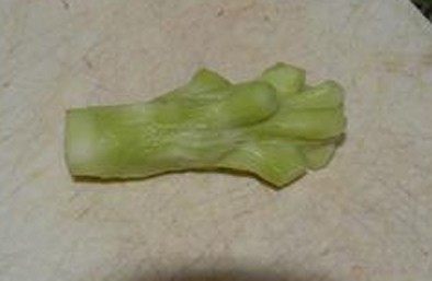 西兰花清炒鱿鱼须步骤3